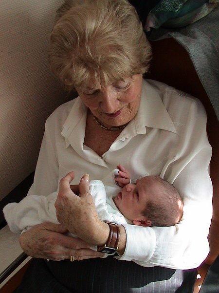 DSC00104.JPG - 15 heures après sa naissance !